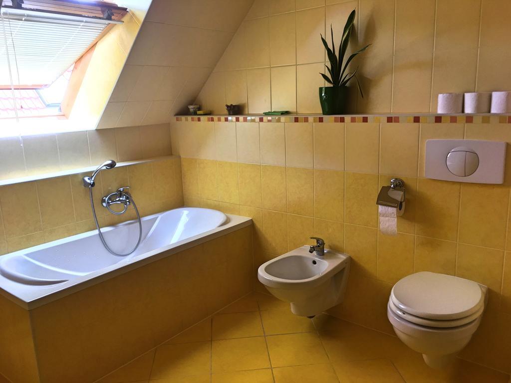 Petra Apartmanhaz Badacsonytomaj Luaran gambar